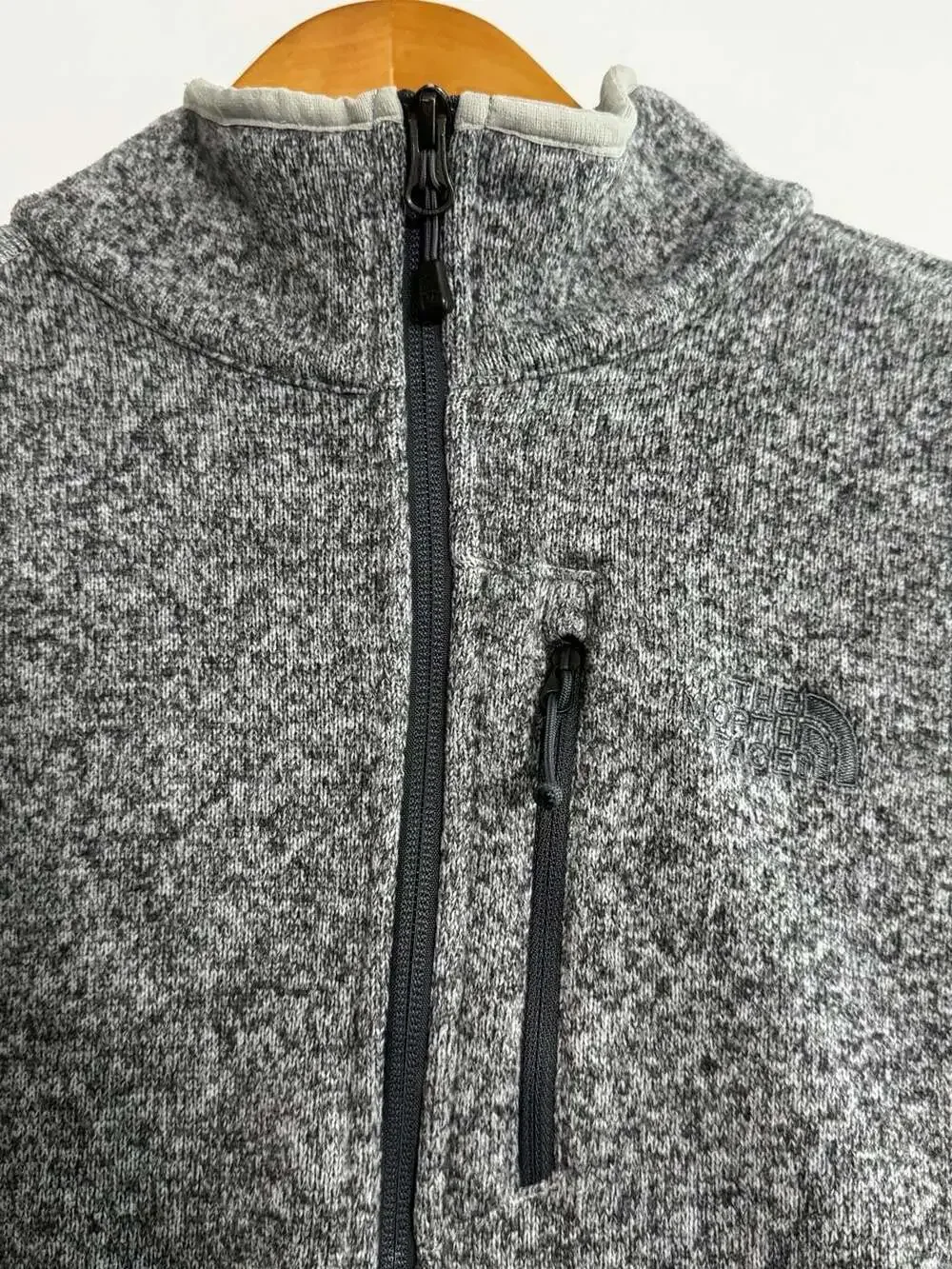 The North Face Men's Gordon Lyons Quarter Zip Pullover Sweater